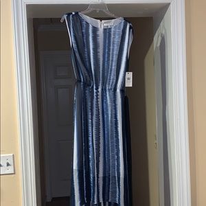 Ladies Chaus New York dress..S..multi swirl..NWT